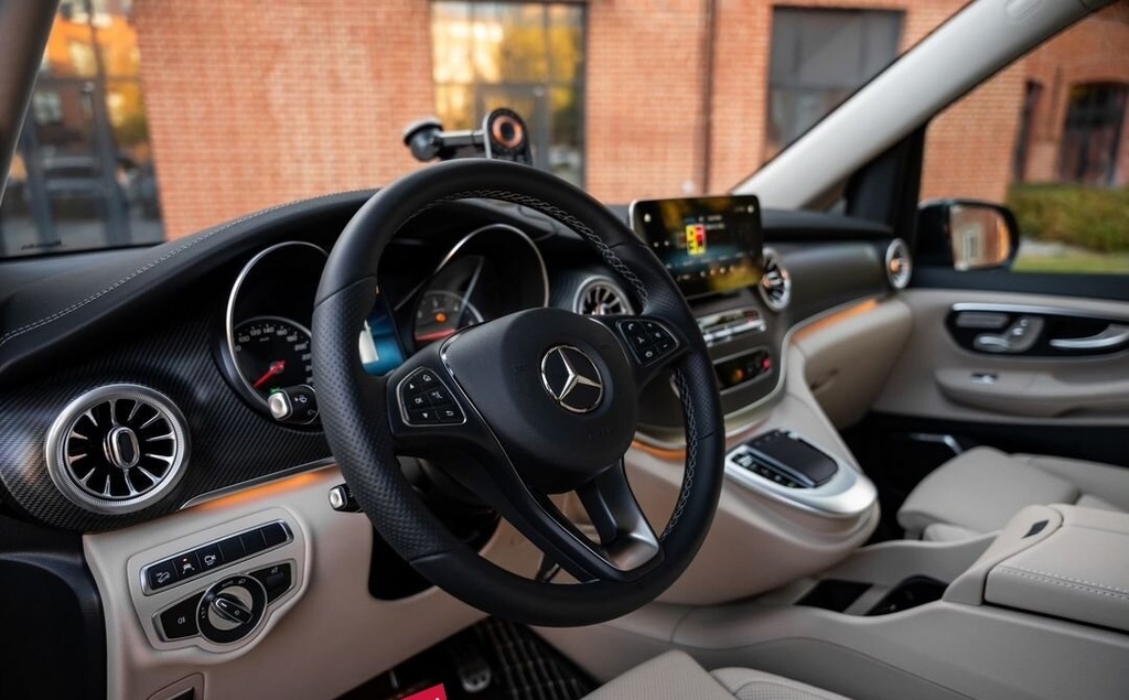 Mercedes-Benz V-Класс, 2023 год, 14 000 000 рублей, 14 фотография