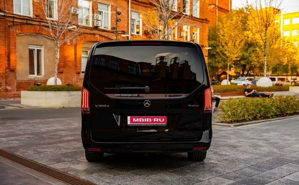 Mercedes-Benz V-Класс, 2023 год, 14 000 000 рублей, 8 фотография