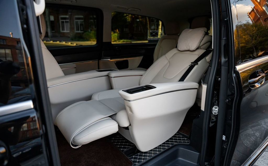 Mercedes-Benz V-Класс, 2023 год, 14 000 000 рублей, 24 фотография