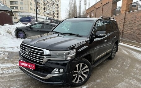 Toyota Land Cruiser 200, 2015 год, 4 450 000 рублей, 2 фотография