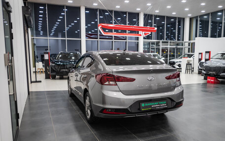 Hyundai Elantra VI рестайлинг, 2019 год, 1 800 000 рублей, 8 фотография