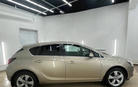 Opel Astra J, 2011 год, 899 000 рублей, 3 фотография