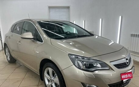 Opel Astra J, 2011 год, 899 000 рублей, 2 фотография