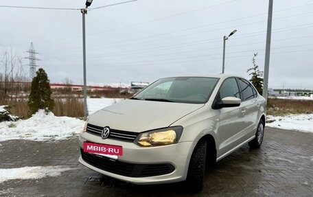 Volkswagen Polo VI (EU Market), 2011 год, 800 000 рублей, 3 фотография