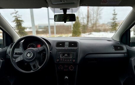 Volkswagen Polo VI (EU Market), 2011 год, 800 000 рублей, 12 фотография