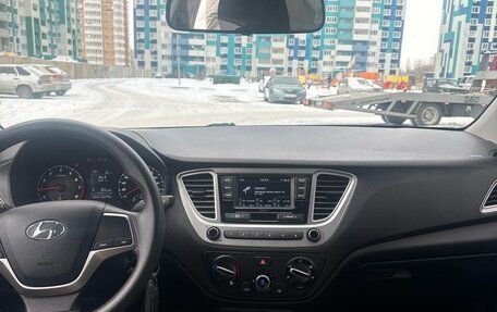 Hyundai Solaris II рестайлинг, 2021 год, 1 570 000 рублей, 3 фотография