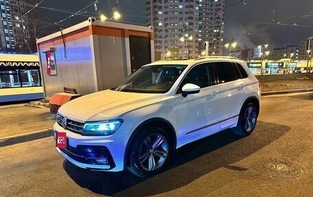 Volkswagen Tiguan II, 2018 год, 3 590 000 рублей, 1 фотография