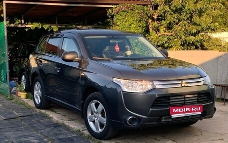 Mitsubishi Outlander III рестайлинг 3, 2014 год, 1 650 000 рублей, 1 фотография