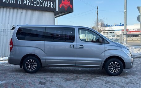 Hyundai Grand Starex Grand Starex I рестайлинг 2, 2017 год, 2 950 000 рублей, 3 фотография