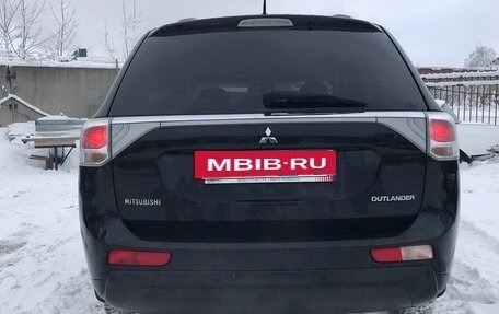 Mitsubishi Outlander III рестайлинг 3, 2012 год, 1 390 000 рублей, 8 фотография