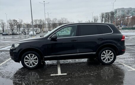 Volkswagen Touareg III, 2011 год, 2 250 000 рублей, 2 фотография