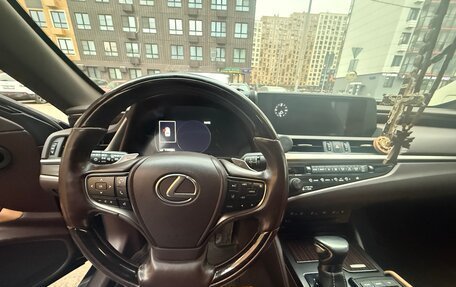 Lexus ES VII, 2019 год, 3 880 000 рублей, 10 фотография