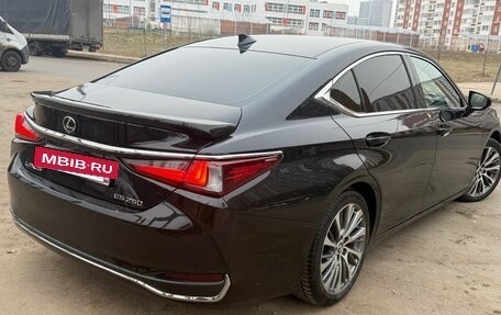 Lexus ES VII, 2019 год, 3 880 000 рублей, 15 фотография