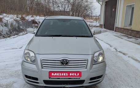 Toyota Avensis III рестайлинг, 2004 год, 720 000 рублей, 12 фотография