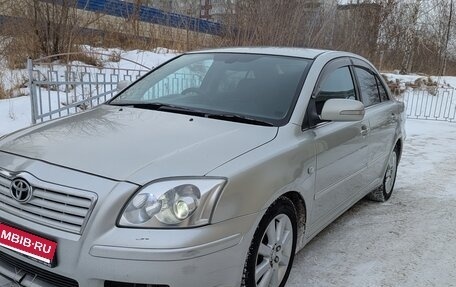 Toyota Avensis III рестайлинг, 2004 год, 720 000 рублей, 18 фотография