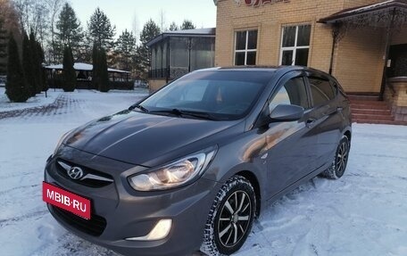 Hyundai Solaris II рестайлинг, 2012 год, 888 888 рублей, 5 фотография