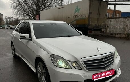 Mercedes-Benz E-Класс, 2013 год, 1 900 000 рублей, 2 фотография