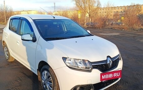 Renault Sandero II рестайлинг, 2014 год, 820 000 рублей, 2 фотография