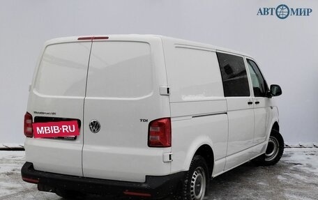 Volkswagen Transporter T6 рестайлинг, 2017 год, 1 990 000 рублей, 5 фотография