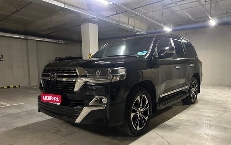 Toyota Land Cruiser 200, 2020 год, 8 900 000 рублей, 1 фотография