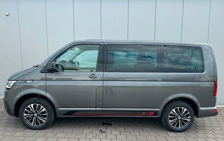 Volkswagen Caravelle T6 рестайлинг, 2024 год, 9 750 000 рублей, 3 фотография