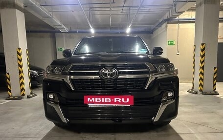 Toyota Land Cruiser 200, 2020 год, 8 900 000 рублей, 2 фотография