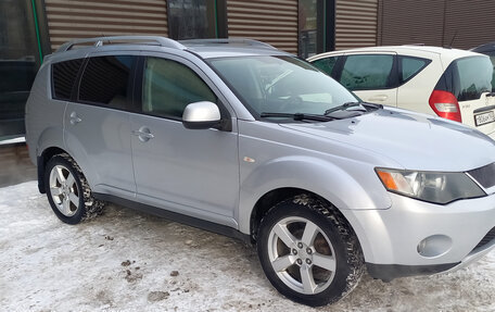 Mitsubishi Outlander III рестайлинг 3, 2008 год, 900 000 рублей, 4 фотография