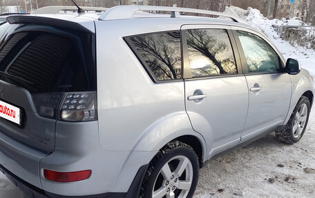 Mitsubishi Outlander III рестайлинг 3, 2008 год, 900 000 рублей, 6 фотография