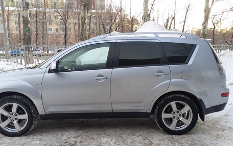 Mitsubishi Outlander III рестайлинг 3, 2008 год, 900 000 рублей, 9 фотография