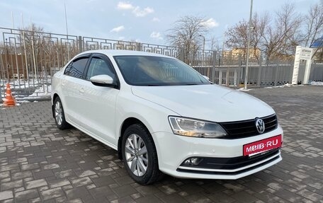 Volkswagen Jetta VI, 2018 год, 1 990 000 рублей, 3 фотография