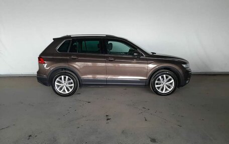 Volkswagen Tiguan II, 2017 год, 2 680 000 рублей, 8 фотография