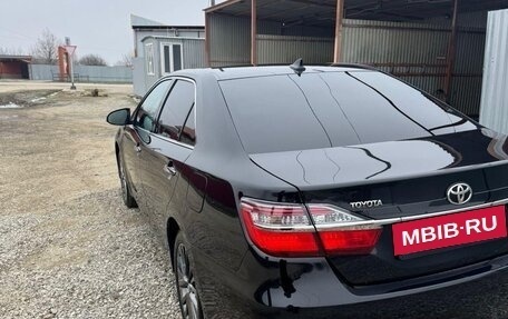 Toyota Camry, 2017 год, 2 390 000 рублей, 7 фотография