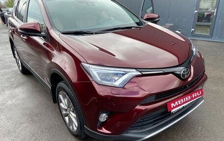 Toyota RAV4, 2017 год, 3 500 000 рублей, 2 фотография