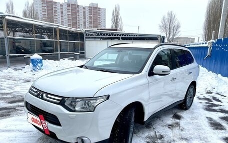 Mitsubishi Outlander III рестайлинг 3, 2012 год, 1 490 000 рублей, 3 фотография