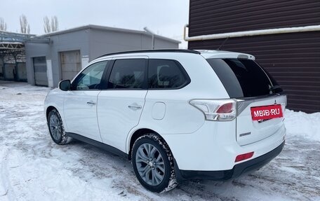 Mitsubishi Outlander III рестайлинг 3, 2012 год, 1 490 000 рублей, 9 фотография