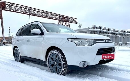 Mitsubishi Outlander III рестайлинг 3, 2012 год, 1 490 000 рублей, 10 фотография