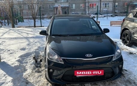 KIA Rio IV, 2018 год, 1 100 000 рублей, 2 фотография