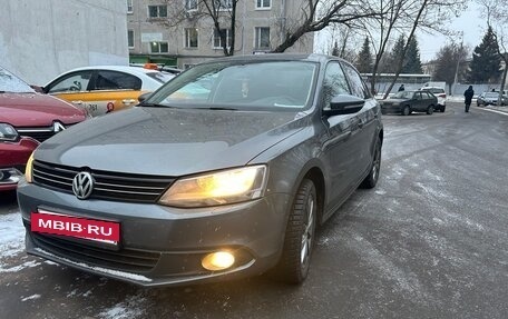 Volkswagen Jetta VI, 2012 год, 1 080 000 рублей, 2 фотография