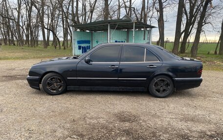 Mercedes-Benz E-Класс, 1996 год, 350 000 рублей, 3 фотография