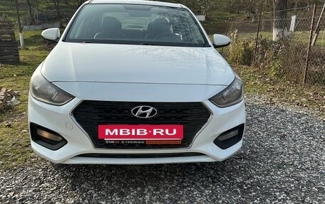 Hyundai Solaris II рестайлинг, 2018 год, 1 100 000 рублей, 3 фотография