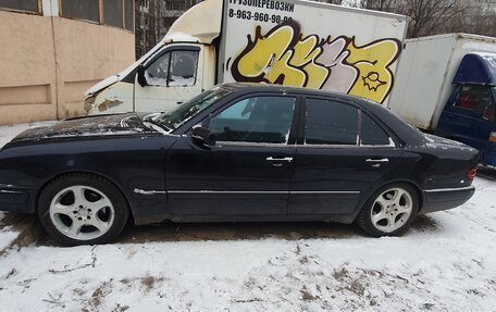 Mercedes-Benz E-Класс, 1998 год, 330 000 рублей, 3 фотография