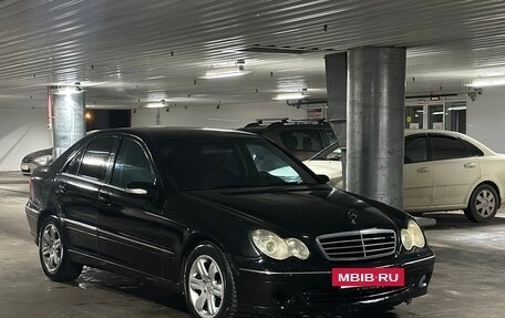 Mercedes-Benz C-Класс, 2005 год, 570 000 рублей, 3 фотография