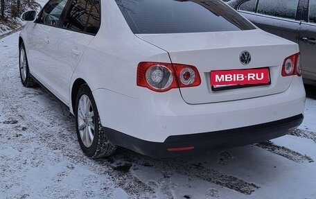 Volkswagen Jetta VI, 2009 год, 770 000 рублей, 2 фотография