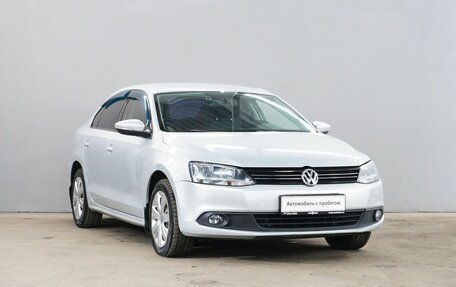 Volkswagen Jetta VI, 2013 год, 975 000 рублей, 3 фотография