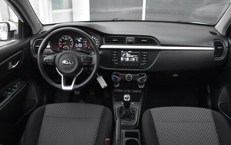 KIA Rio IV, 2018 год, 1 470 000 рублей, 6 фотография