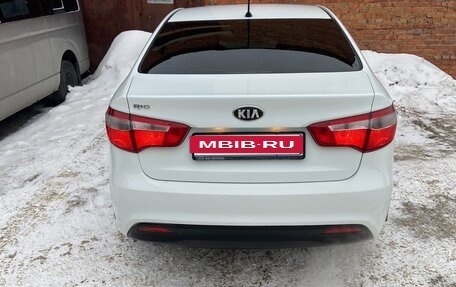 KIA Rio III рестайлинг, 2013 год, 880 000 рублей, 2 фотография