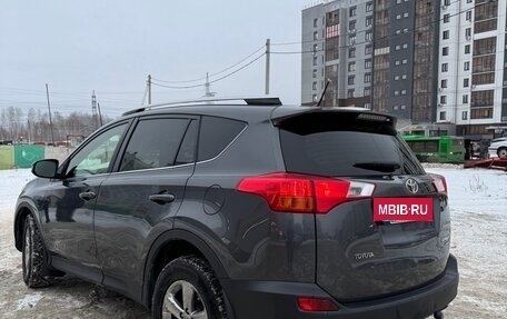 Toyota RAV4, 2015 год, 1 800 000 рублей, 8 фотография