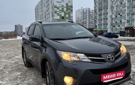 Toyota RAV4, 2015 год, 1 800 000 рублей, 4 фотография