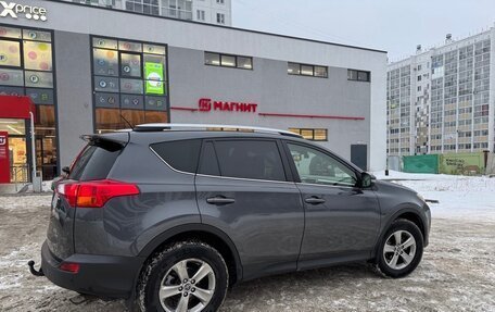 Toyota RAV4, 2015 год, 1 800 000 рублей, 12 фотография