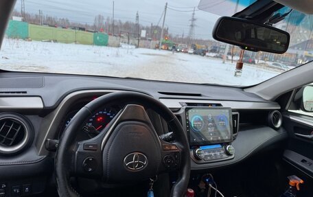 Toyota RAV4, 2015 год, 1 800 000 рублей, 13 фотография